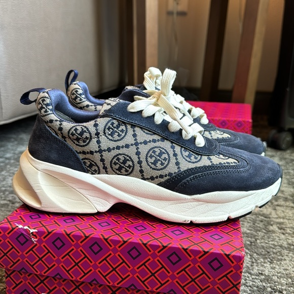 🤩Tory Burch Women's T Monogram Good Luck Trainer Sneakers size #8 like new - Picture 6 of 16